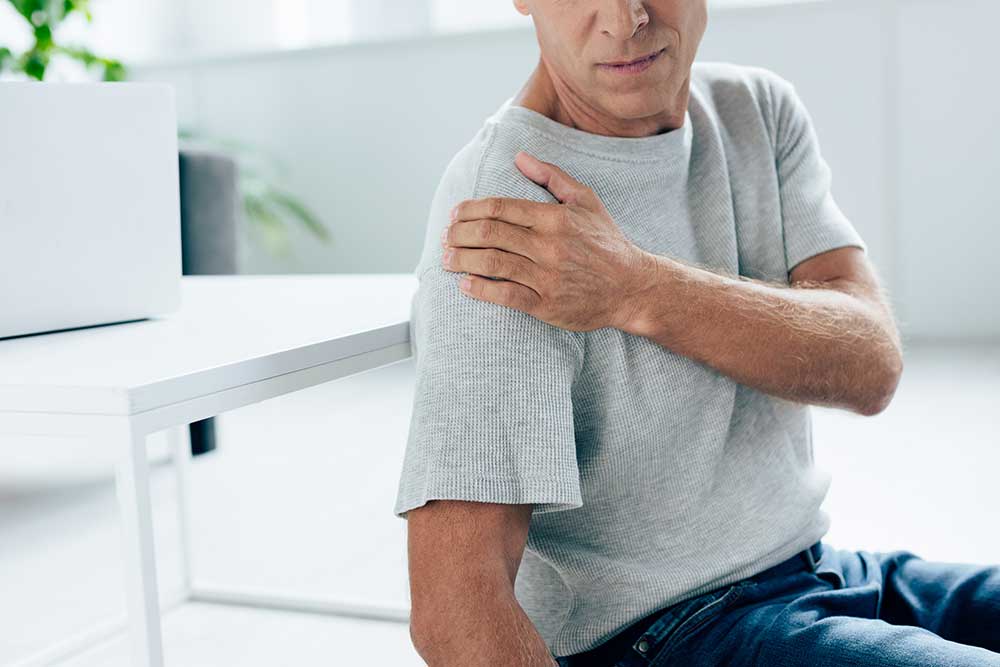 Everything You Need To Know About Frozen Shoulder (And How to Fix It!)